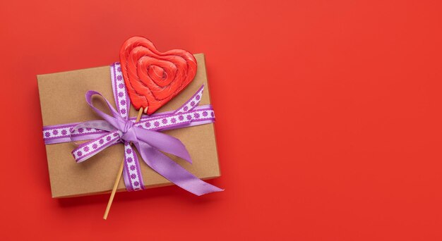 Coffret cadeau et sucette coeur bonbon