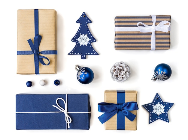 Coffrets Cadeaux De Noël Et Collection De Boules En Bleu Pour La Conception De Modèles De Maquette. Vue D'en-haut. Maquette à Plat