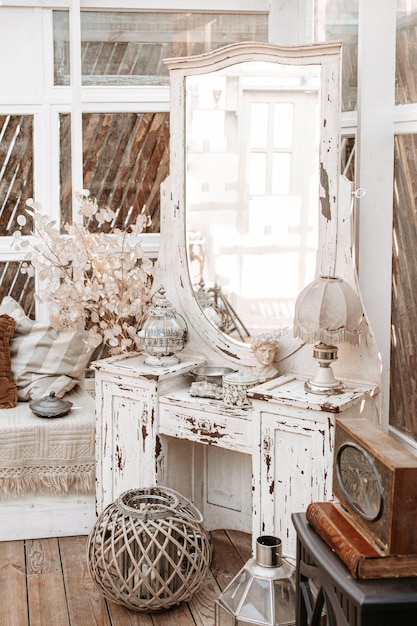 Photo coiffeuse blanche vintage shabby chic