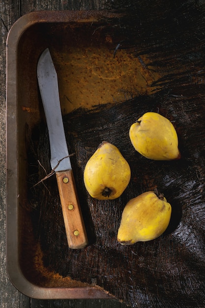 Coings sur bois