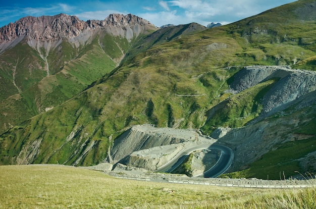 Col de Taldyk, 3615 m, Pamir Highway, Kirghizistan, Belle vue sur la route de montagne