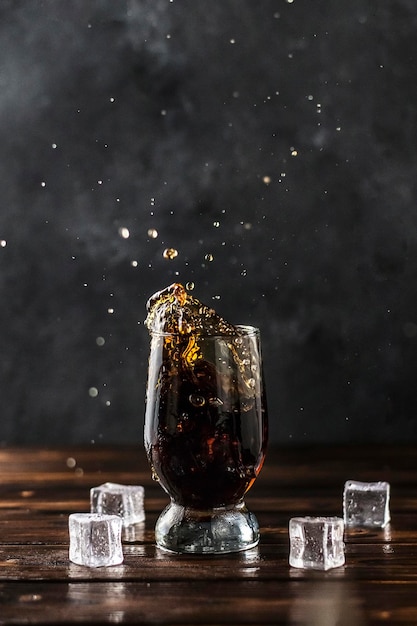 cola sucré dans un verre