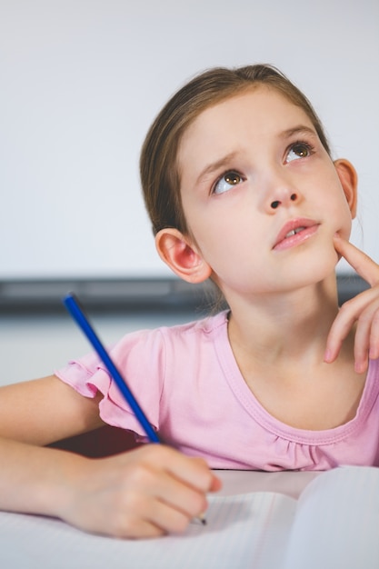 Écolière, devoirs, dans, classe