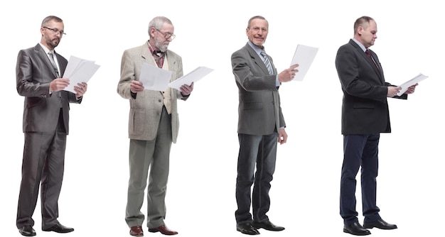 Collage de personnes tenant une feuille a4 dans les mains