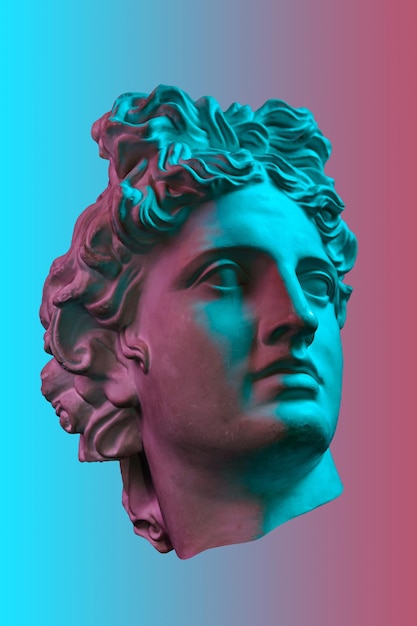 Collage avec sculpture antique en plâtre de visage humain dans un style pop art. Image au néon coloré de concept créatif avec la tête de statue antique. Affiche de style cyberpunk, webpunk et surréaliste. La culture des zines.