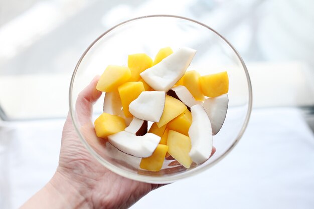 Collation santé - mangue et noix de coco