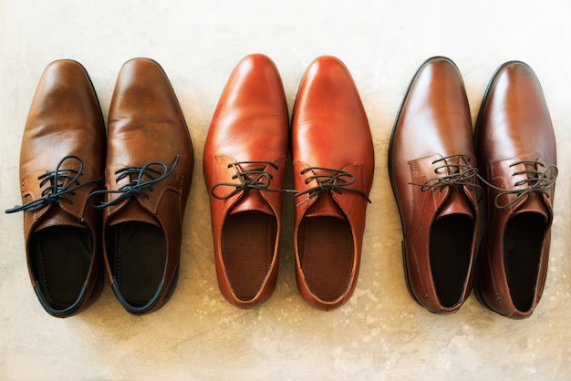 Collection De Chaussures Hommes - Différents Modèles Et Couleurs Marron. Concept De Vente Et D'achat