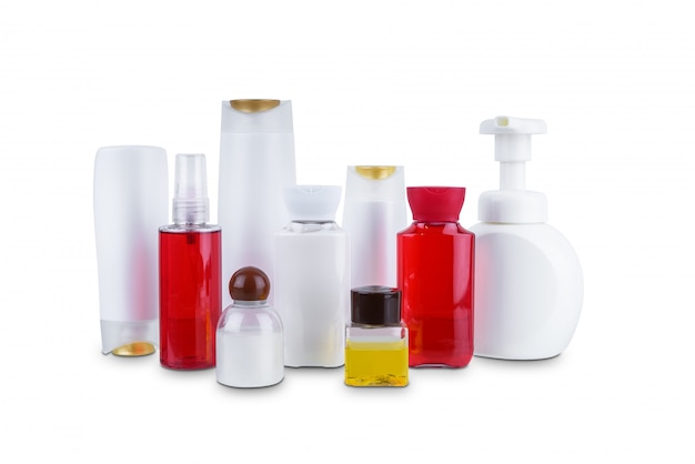 Collection de divers récipients de beauté cosmétiques hygiène cosmétiques bouteille en plastique avec hydratant pour le corps isolé