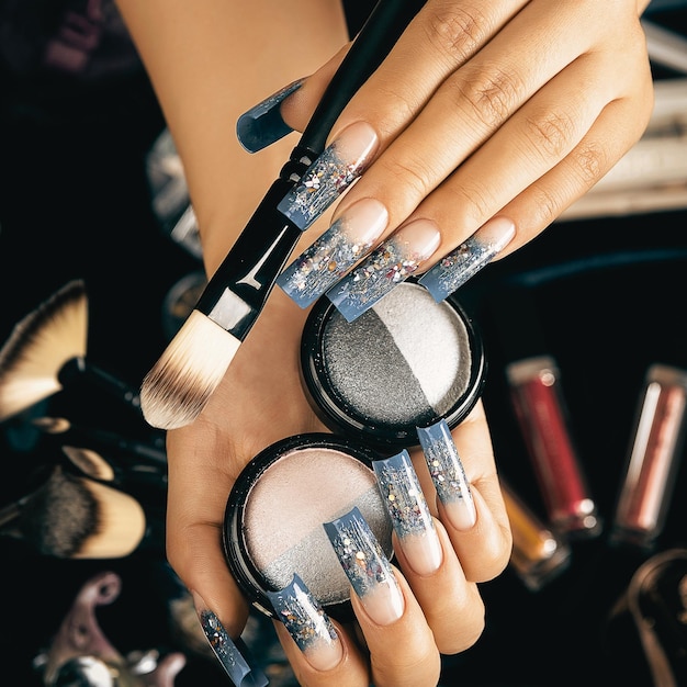 La collection de photographies d'art des ongles qui définit les tendances de la couture des ongles