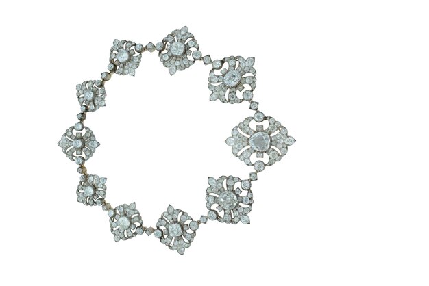collier de bijoux daimond en fond blanc, y compris un chemin de détourage