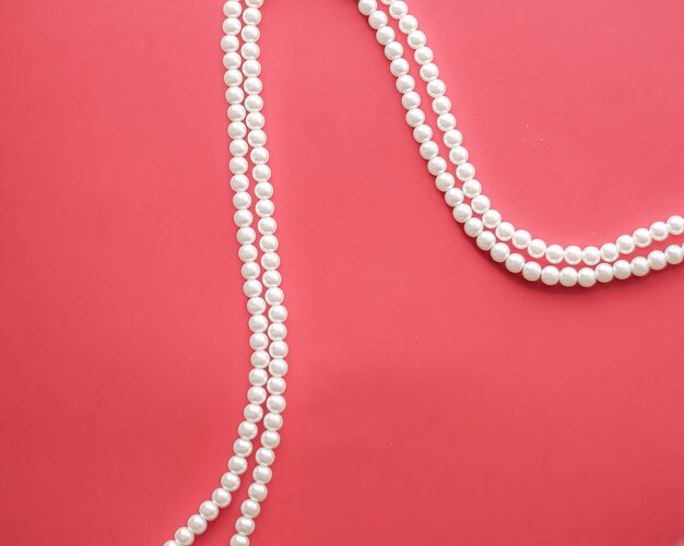 Collier bijoux perle sur fond corail