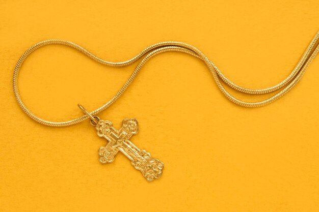 Collier croix dorée