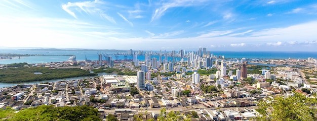 Colombie Cartagena ocean bay Bocagrande et vue panoramique sur les toits de la ville