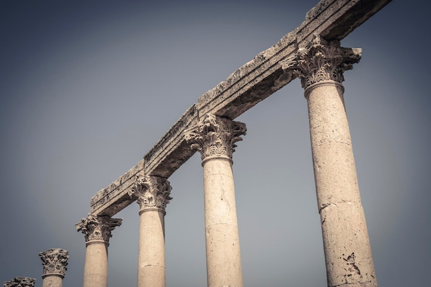 Colonnade dans l'ancienne ville de Jerash