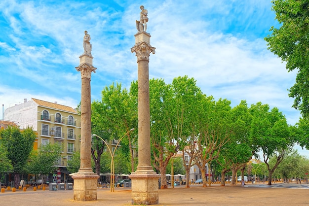 Colonne Alameda de Hercules au centre-ville de la ville de Séville est