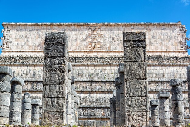 Des colonnes d'anciennes ruines