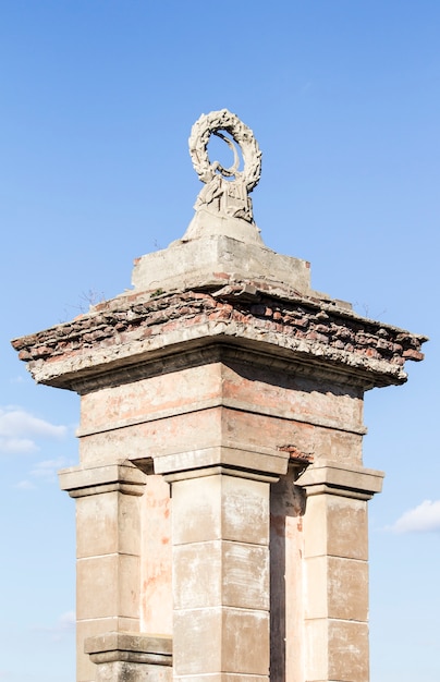 Colonnes en briques anciennes