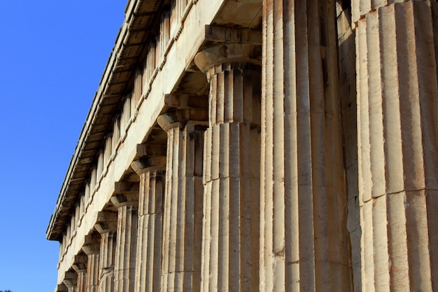 Photo colonnes dans un bâtiment historique contre le ciel