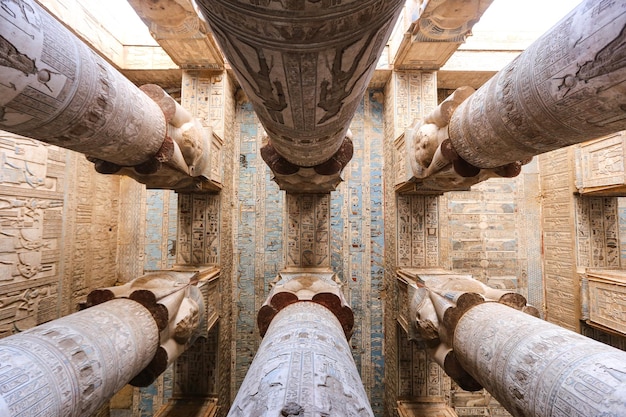 Colonnes de Denderah Temple Qena Egypte