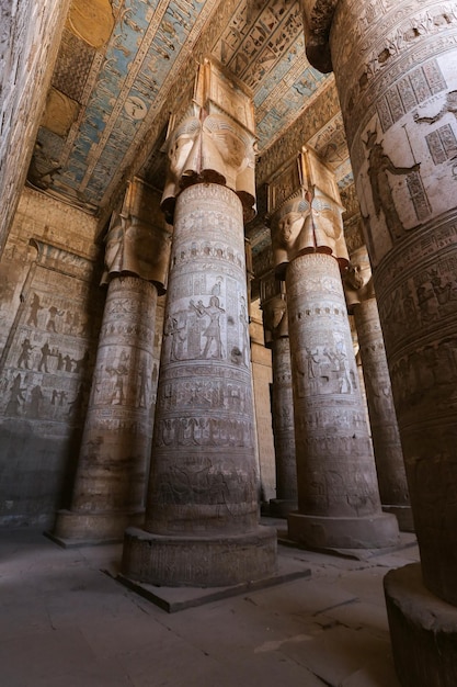 Colonnes de Denderah Temple Qena Egypte