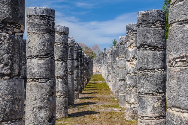 Colonnes des Mille Guerriers à Chichen Itza Mexique