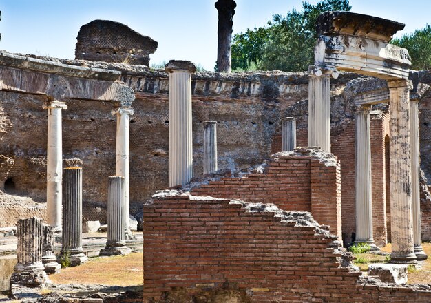 Colonnes romaines de la Villa Adriana, Tivoli, Italie