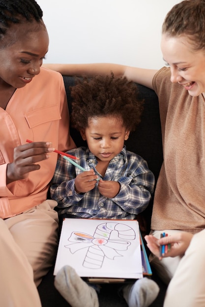 Coloriage Couple Et Enfant