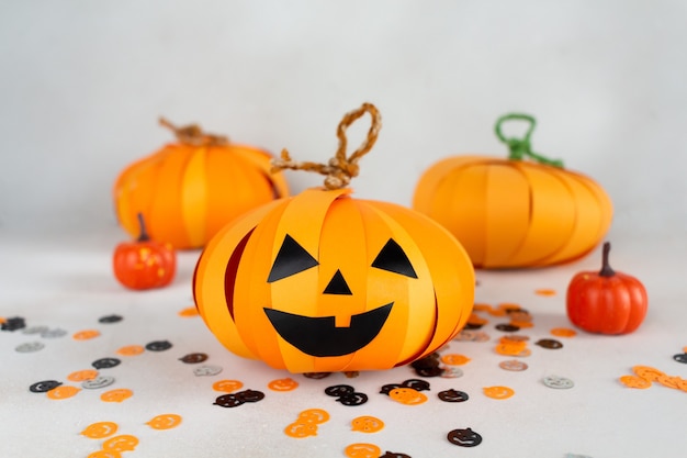 Comment faire une citrouille d'halloween à partir de papier de couleur avec des enfants tutoriel étape par étape bricolage fait main