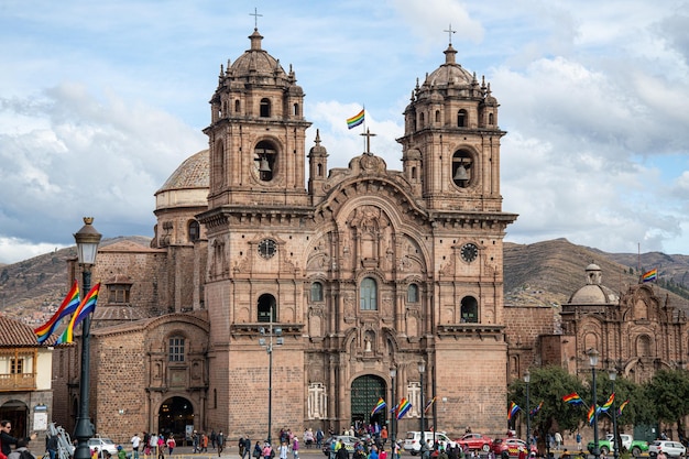 La Compagnie de Jésus est une église catholique de la ville de Cusco au Pérou située sur la Plaza de Armas Amarucancha Site du patrimoine mondial de l'UNESCO