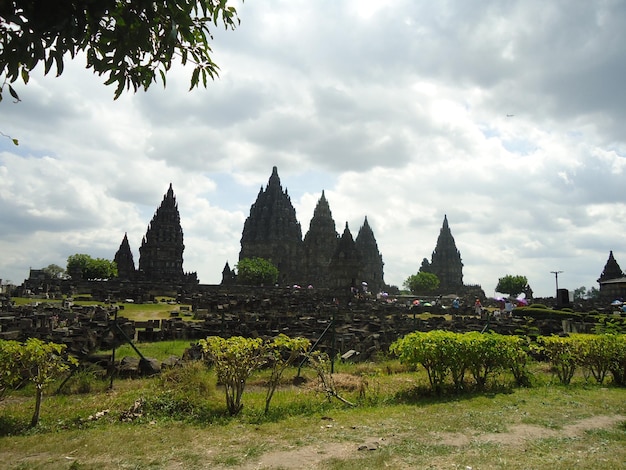 Le complexe du temple bouddhiste de Prambanan le plus grand temple de Java Central Java Indonésie