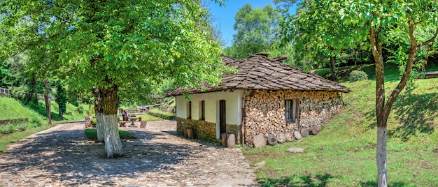 Photo complexe ethnographique architectural d'etar en bulgarie