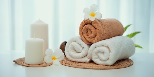 Composition d'accessoires de spa dans le centre de bien-être beauté de l'hôtel spa de jour