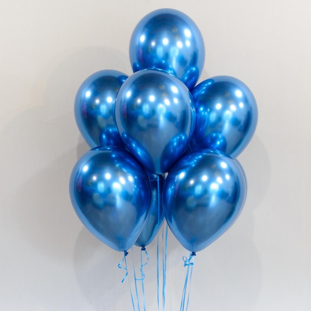 Composition de ballons d'hélium bleu vif