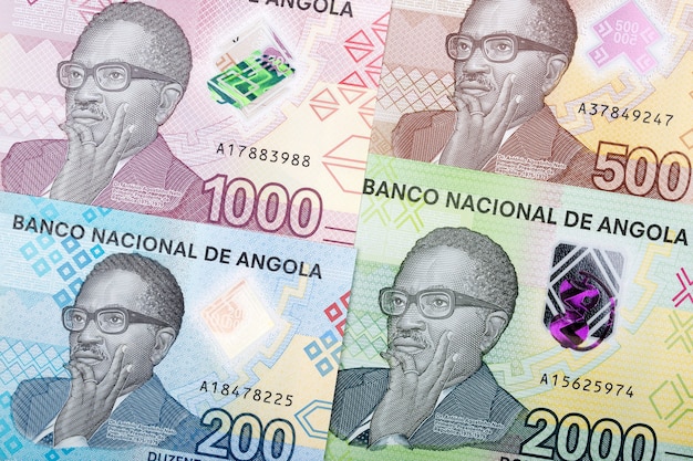 Composition de billets en argent angolais