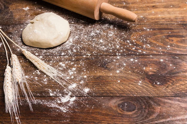 Composition de boulangerie à plat avec fond