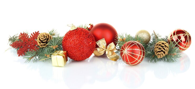 Photo composition des décorations de noël isolées sur blanc