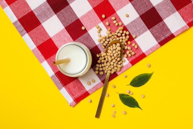 Composition de lait de soja et de soja pour un concept d'aliments sains