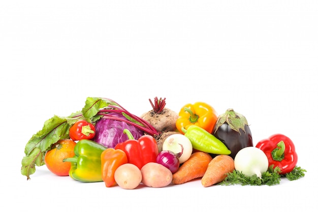 Composition Avec Des Légumes Mûrs Isolés. Bonne Récolte