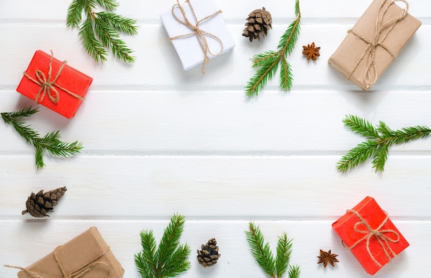 Composition de Noël sur bois blanc.