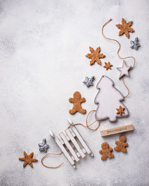 Composition de Noël d&#39;hiver avec des biscuits au pain d&#39;épice