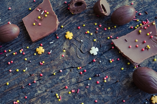 Photo composition de pâques au chocolat