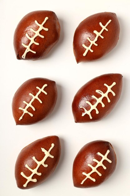 Composition à plat avec concept de collations Super Bowl sur fond blanc