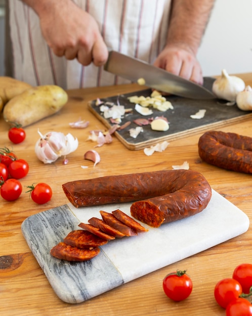 Composition en tranches de saucisse chorizo savoureuse