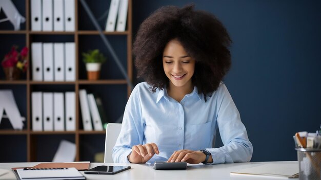 Photo une comptable ou une banquière utilise une calculatrice