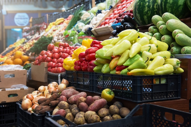 Comptoir du marché des producteurs de légumes