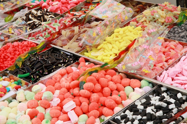 comptoir de marché avec des bonbons