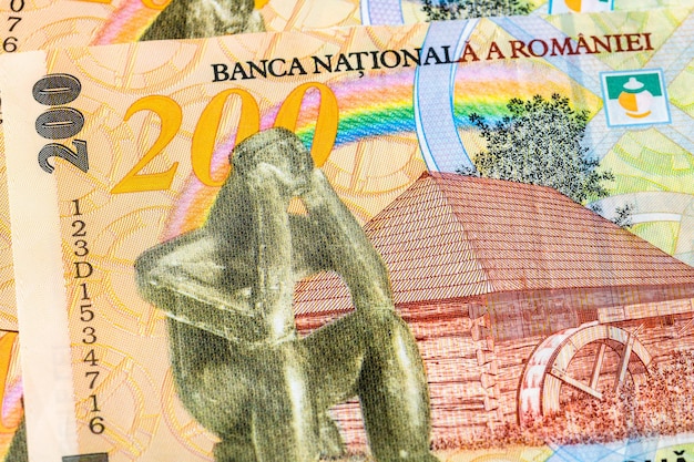 Concentration sélective sur le détail des billets de banque de lei Rapprocher le macro-détail des Billets de banque roumains de 200 lei isolés Concept de monnaie mondiale Concept d'inflation et d'économie