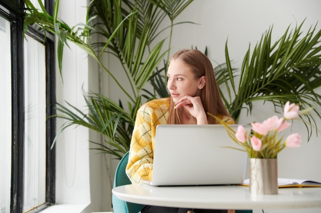 Concentré au travail