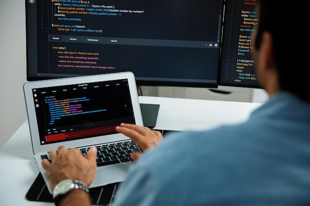 Concentrer le développement de logiciels de travail sur l'ordinateur portable et le PC Surmise