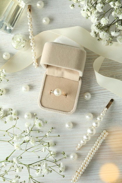 Concept d'accessoires de mariage avec bague de mariage, gros plan